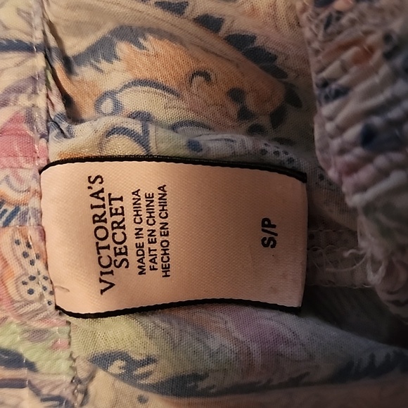 Like New Victoria secret nighttime shorts Size Small $5 - Picture 2 of 4